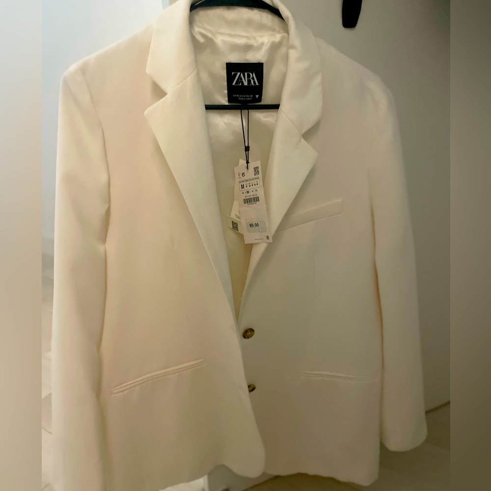 ZARA Elegant White Blazer